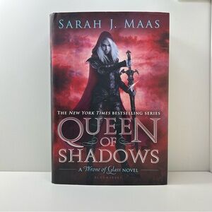 Queen of Shadows Hardcover by Sarah J. Maas Throne of Glass